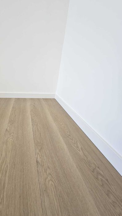 Pavimento Vinílico SPC 5,5 com Base Integrada – 16€/m² (IVA Incluído)