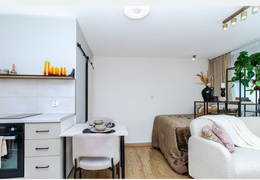 Kawalerka po generalnym remoncie (wszystko nowe)+piwnica --29,3 m2