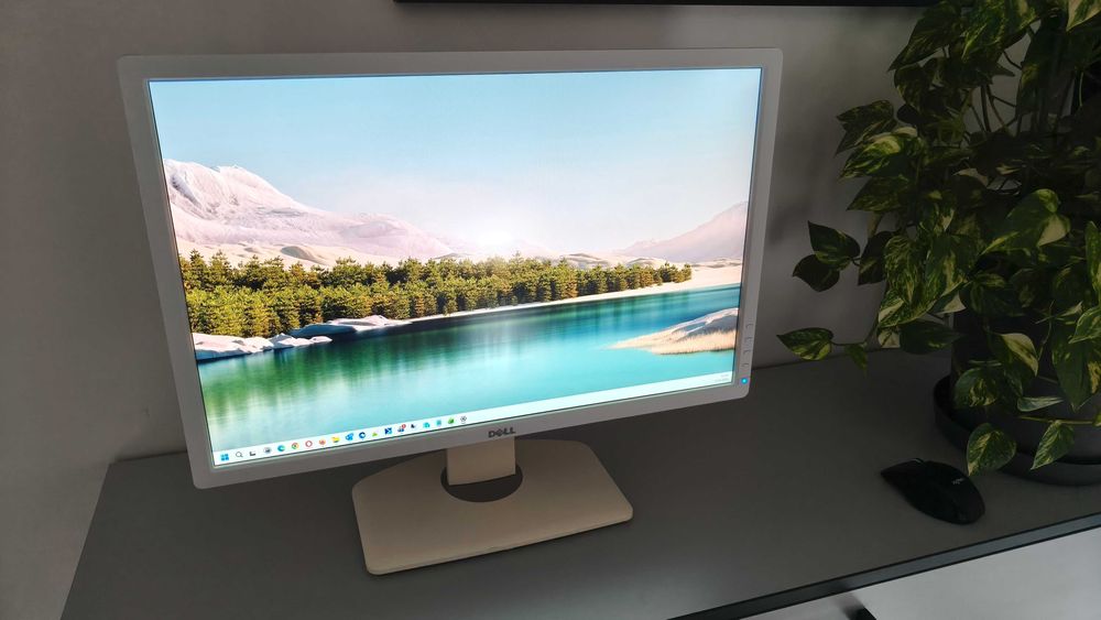 Monitor LED Dell U2412Mc 24" 1920 x 1080 px FullHD DisplayPort DVI IPS