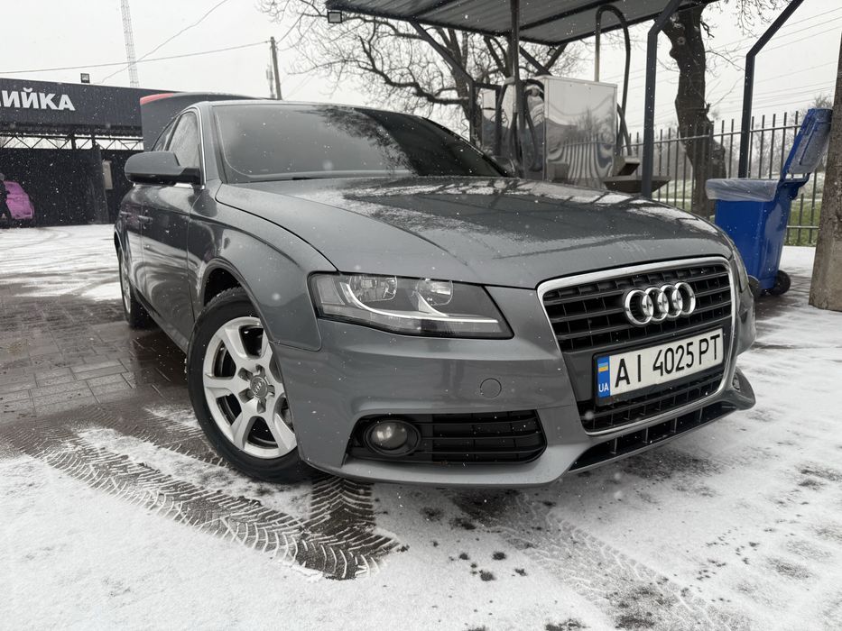 Продам свою АУДИ а4 б8/AUDI A4 2011/ 2.0 TDI