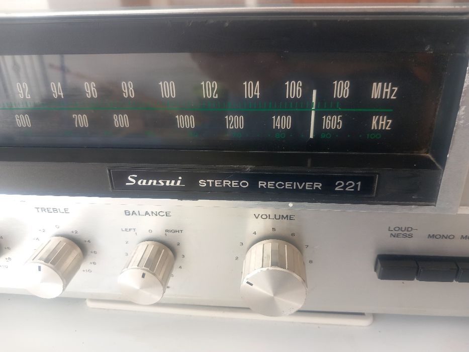 Sansui stereo receiver 221