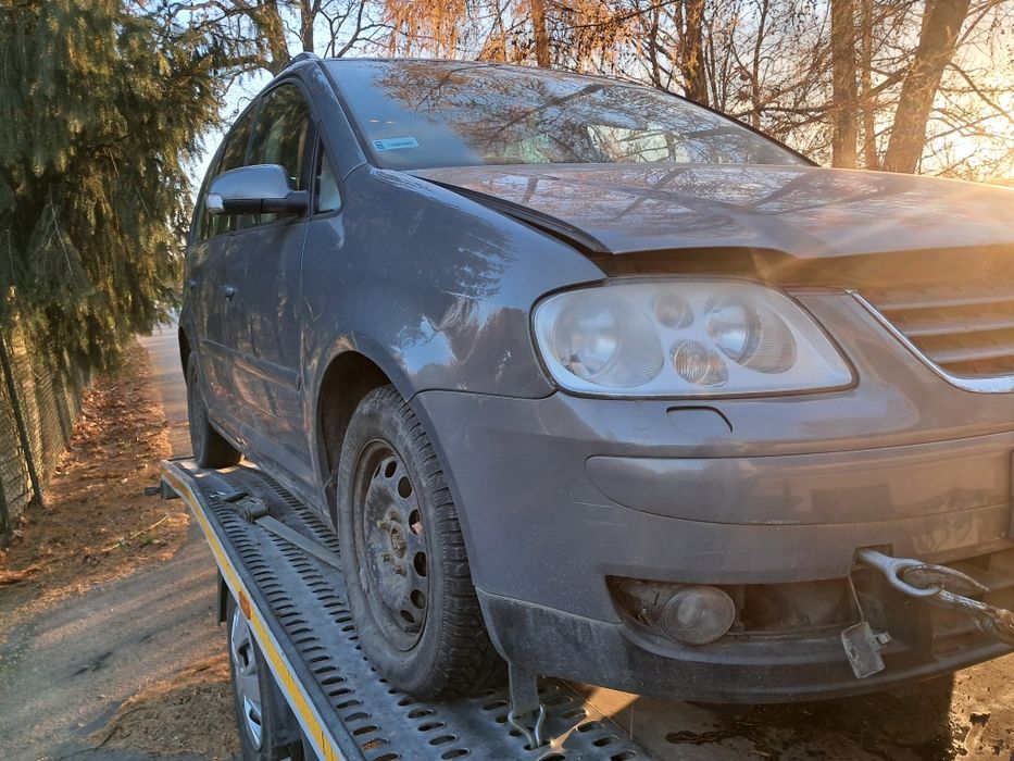 Vw Touran 2.0 tdi zderzak lampy pas przedni wszystkie części