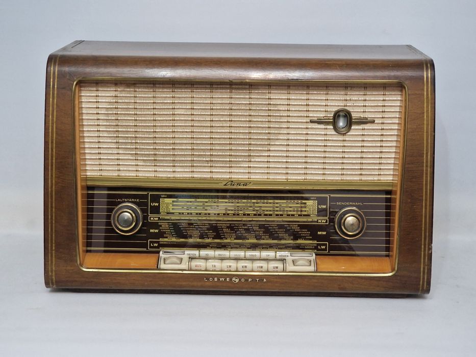 Rádio antigo reparado Loewe-Opta