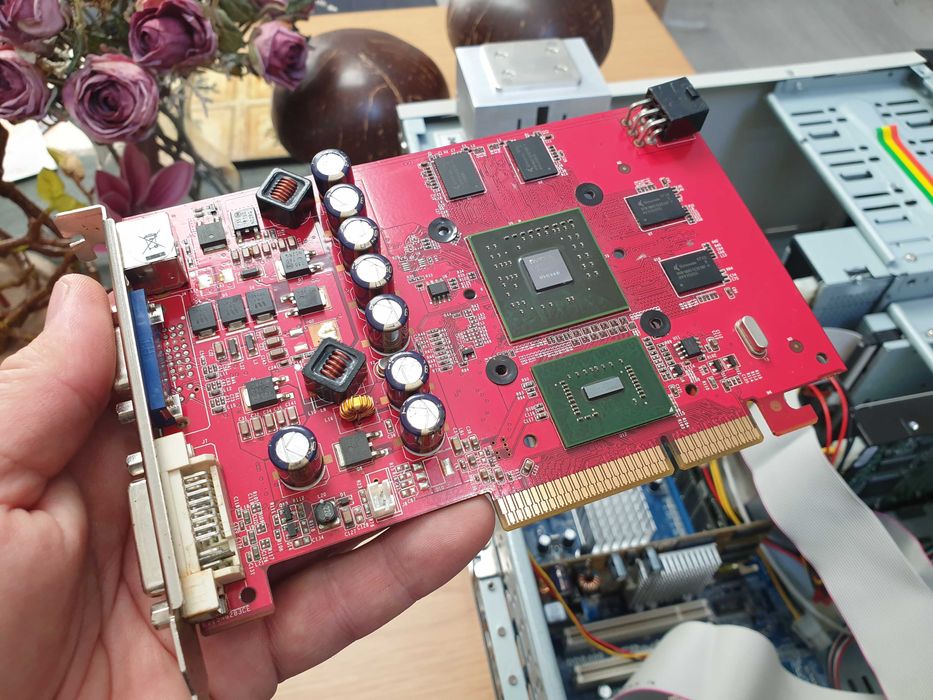 XpertVision GeForce 7300 GT 256MB GDDR3 DVI-I AGP brak chłodzenia