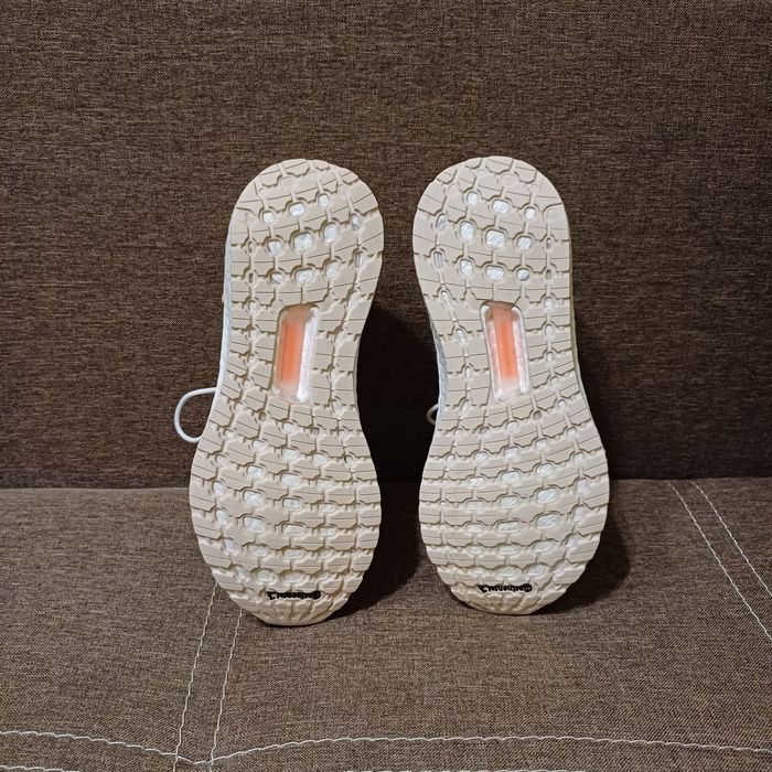 р38 Adidas UltraBoost Беговые кроссовки wmns