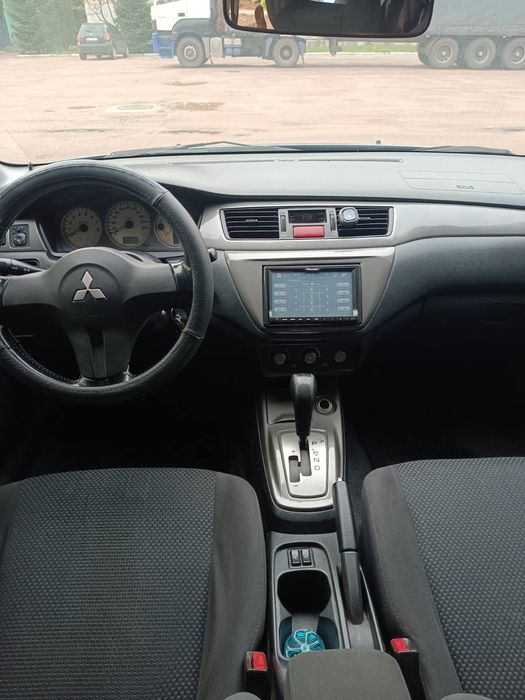 Mitsubishi lancer 9