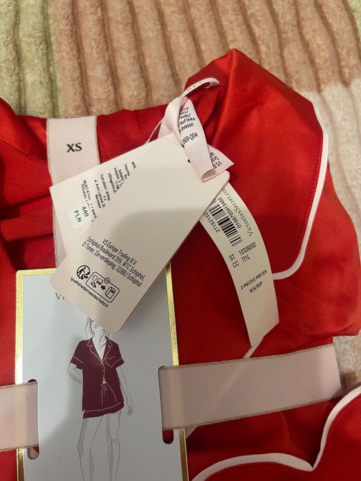 Piżama Victoria’s Secret czerwona