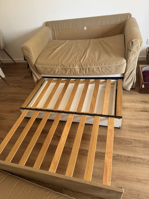 Sofá-cama usado