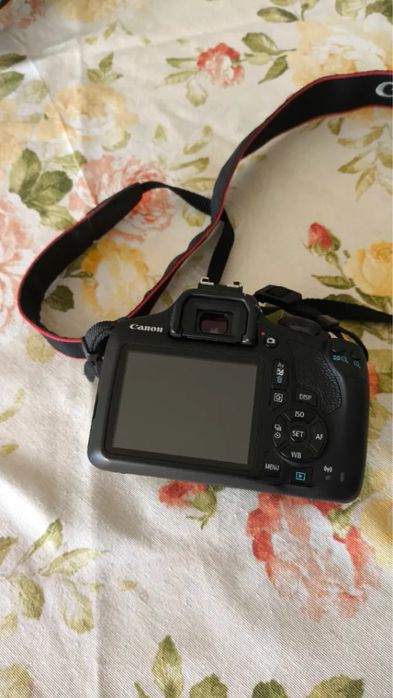 Canon 2000D +  Objetiva 18-55mm+ Bolsa + Bateria + Carregador