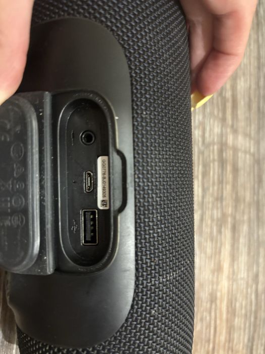 Продам колонку JBL charge 3