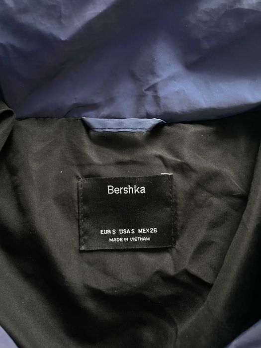 Krótka kurtka zimowa Bershka