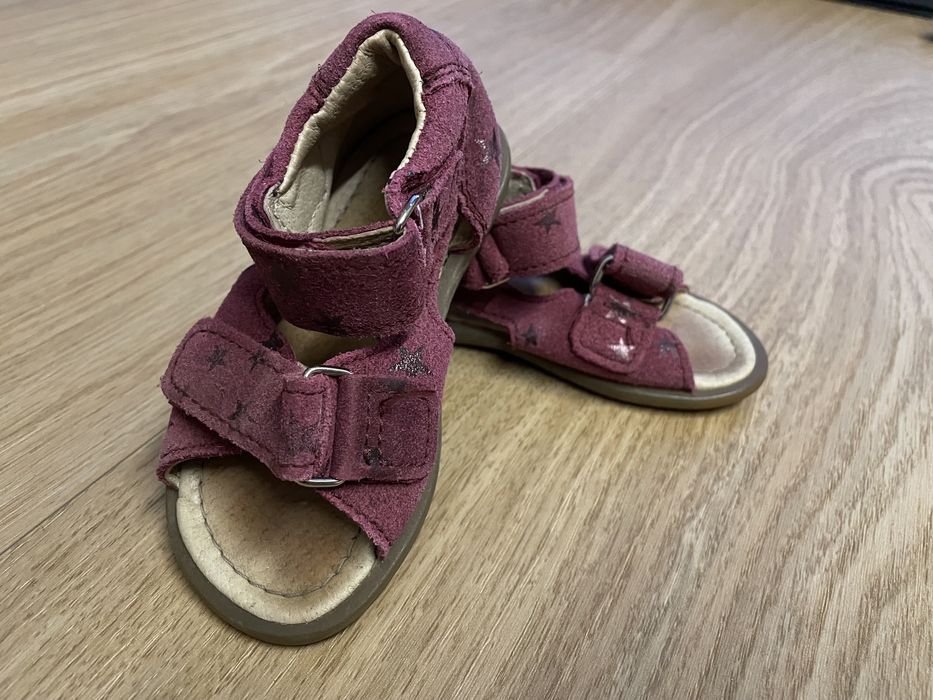 Skórzane sandały firmy Mrugała roz. 22