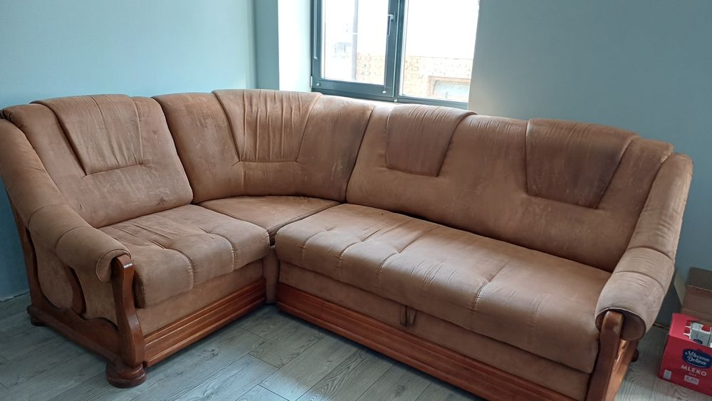Диван кутовий в вітальню