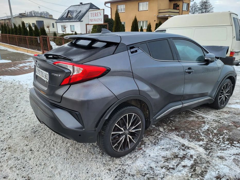 Toyota C-HR 1.8 Hybryda Automat