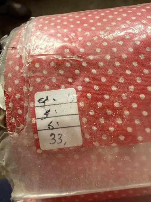 Tecido de popeline 100%algodao, com bolinhas, rosa cereja.