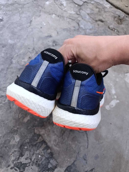 Кросівки бігові Saucony 28.5 cm