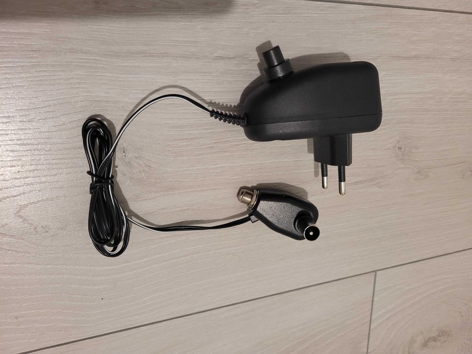 Zasilacz regulowany 1.27V - 16V DVB-T2 antenowy LED, złącze "F"