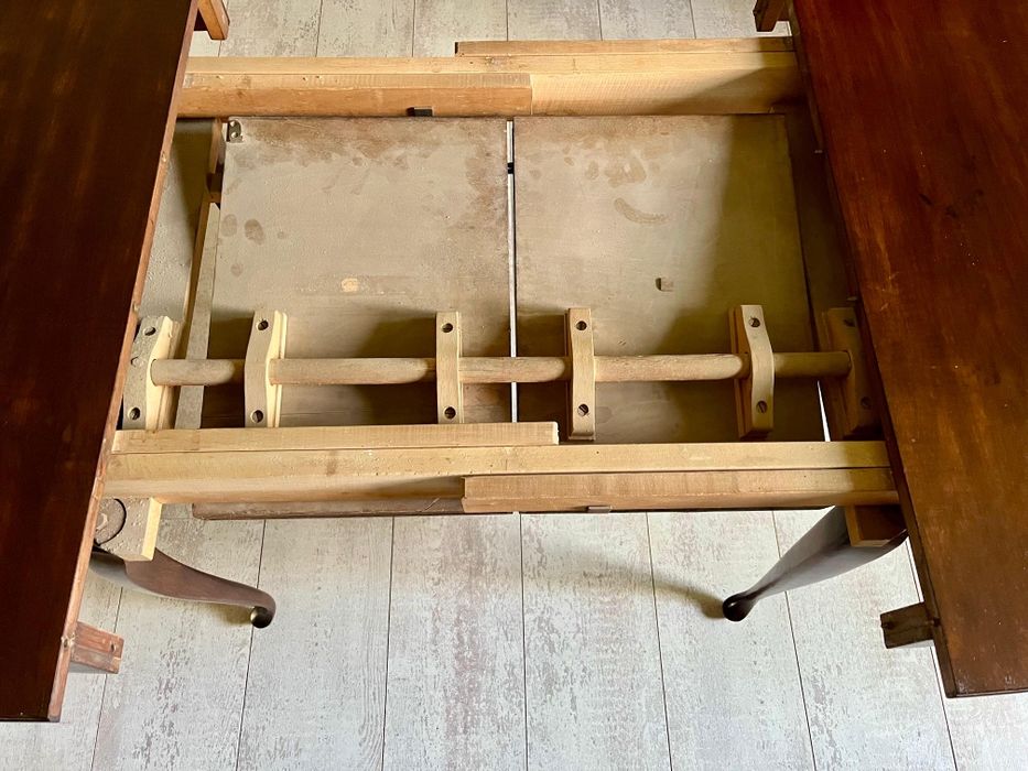 Drewniany rozkladany stół