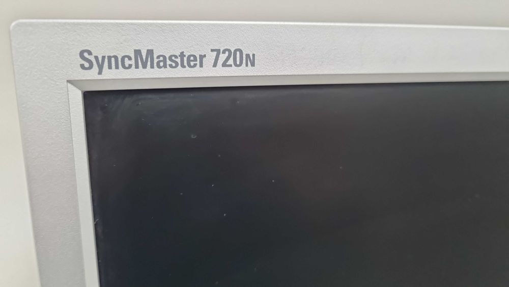 Монітор Samsung SyncMaster 720N 17" б/в з кабелями