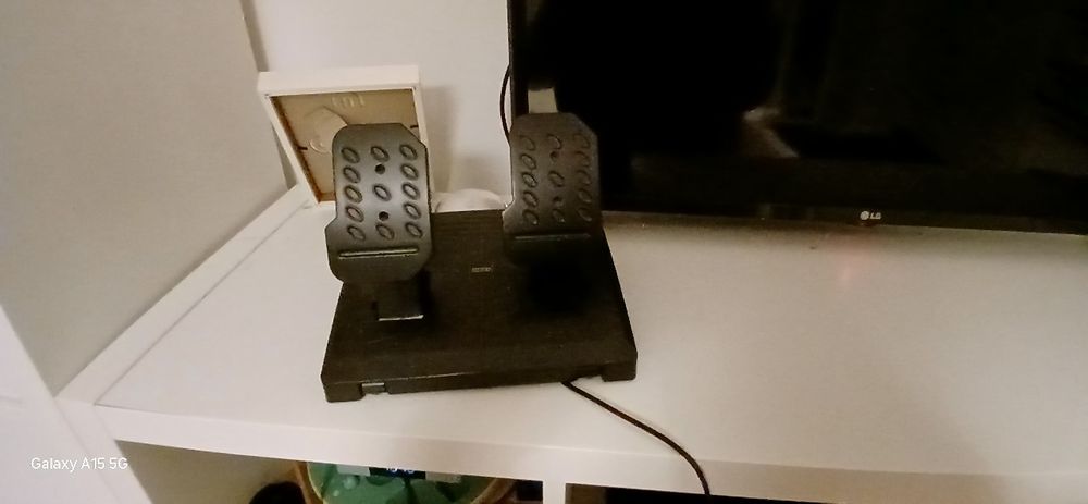 Steering Wheel with Pedals (PS4/PC)64751142466561123