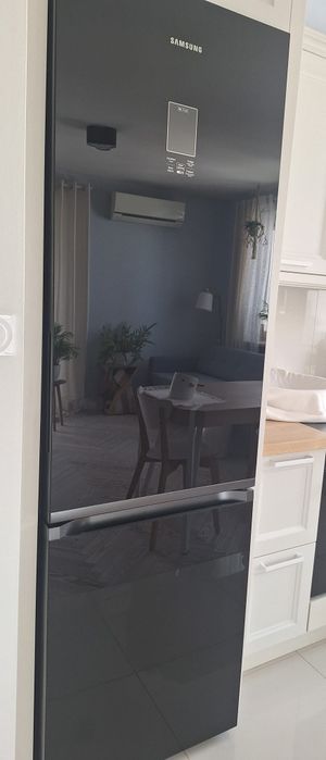 Lodówka Samsung Czarna, używana.