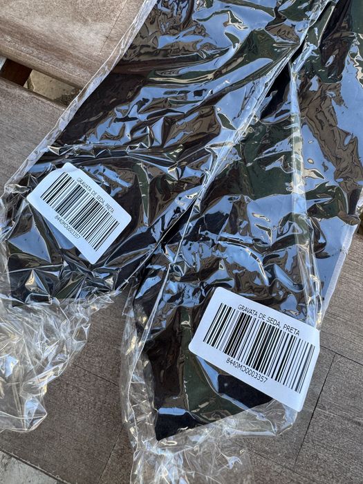 Gravatas pretas novas