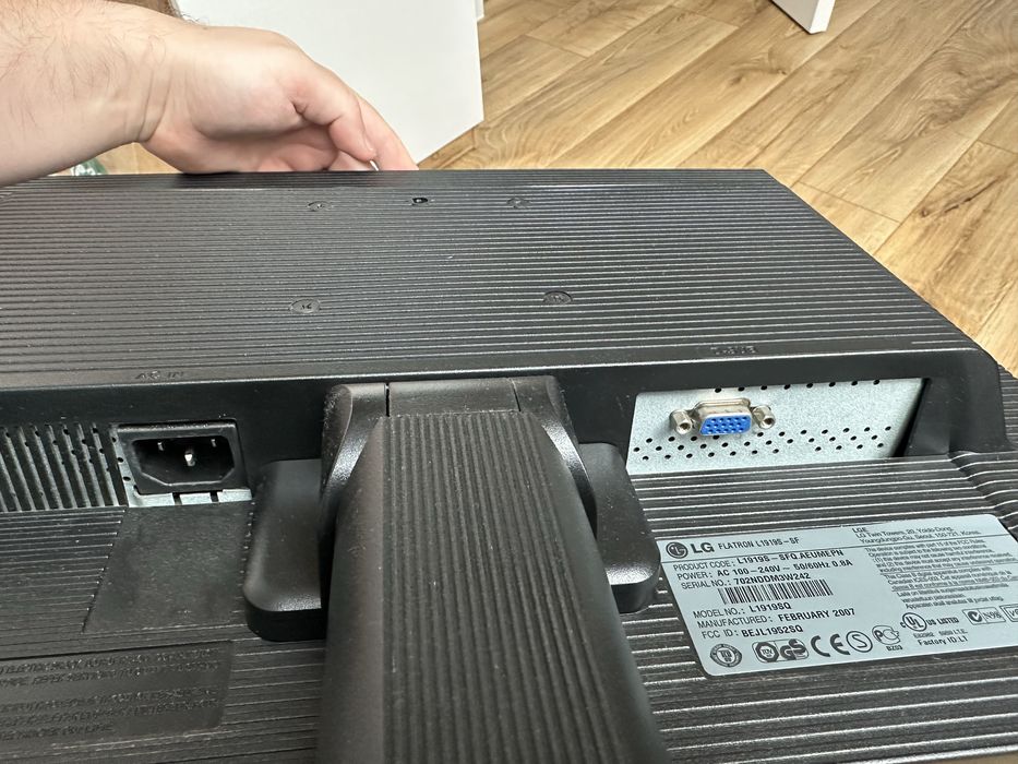 Monitor 19” LG Flatron L1919S sprawny w 100%