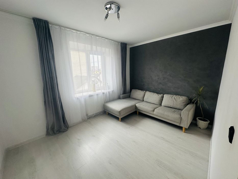 Продам 4-х кімнатну кваритиру Бурштин