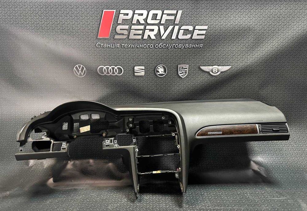 Торпеда,панель приборів Audi A6 C6 4F