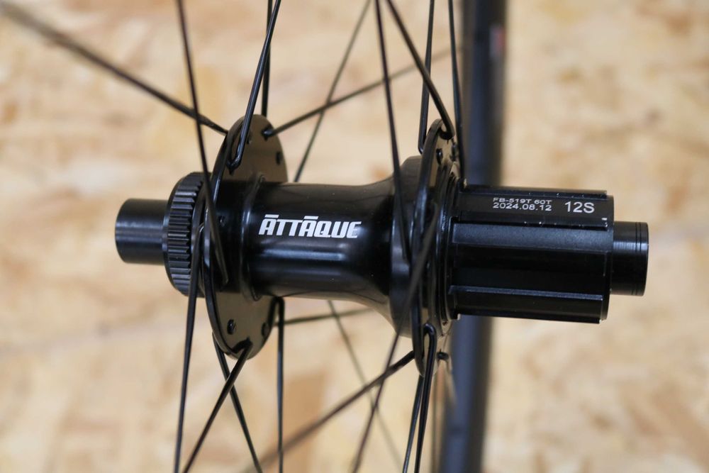 Bicicleta estrada Rodas disco carbono Attaque C50i