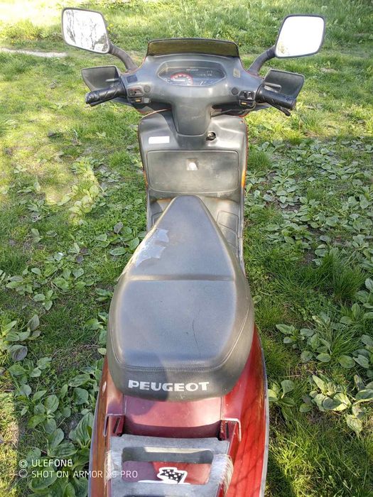 Продам скутер пежо або обмін.на елекро скутер.