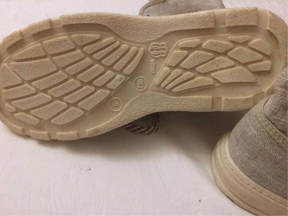 Nowe buty z lnu z haftem w kwiaty rozm. 37/23,5 cm