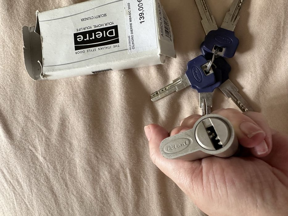 Fecho para porta blindada com todas as chaves