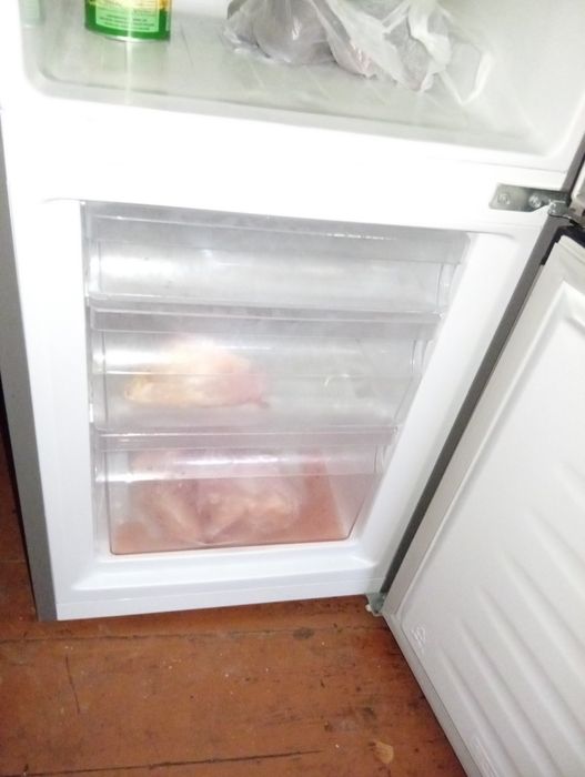 Холодильник б/у.