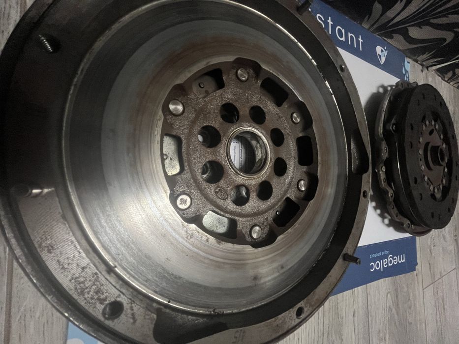 Комплект зчеплення Peugeot 2.0 HDI 600 0136 00 Luk