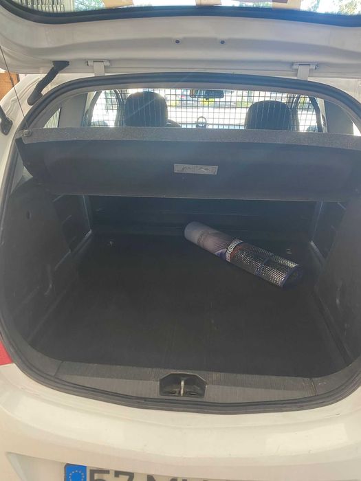 Opel Corsa Comercial 2011