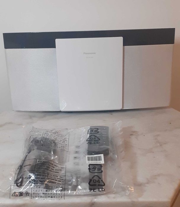 Wieża Panasonic SC- HC200 20W Bluetooth Radio FM Biały