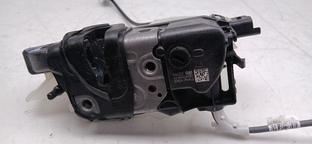 Fechadura / fecho porta frente esquerdo CITROËN C3 III (SX)