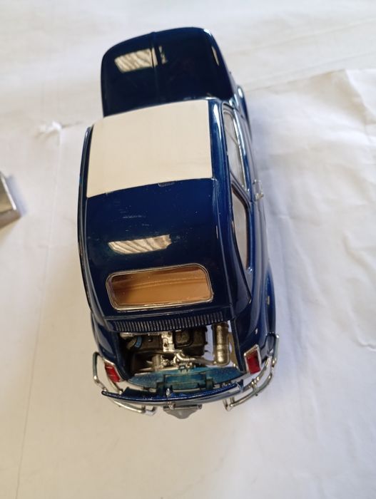 Miniatura Fiat 500 da Burago escala 1/16