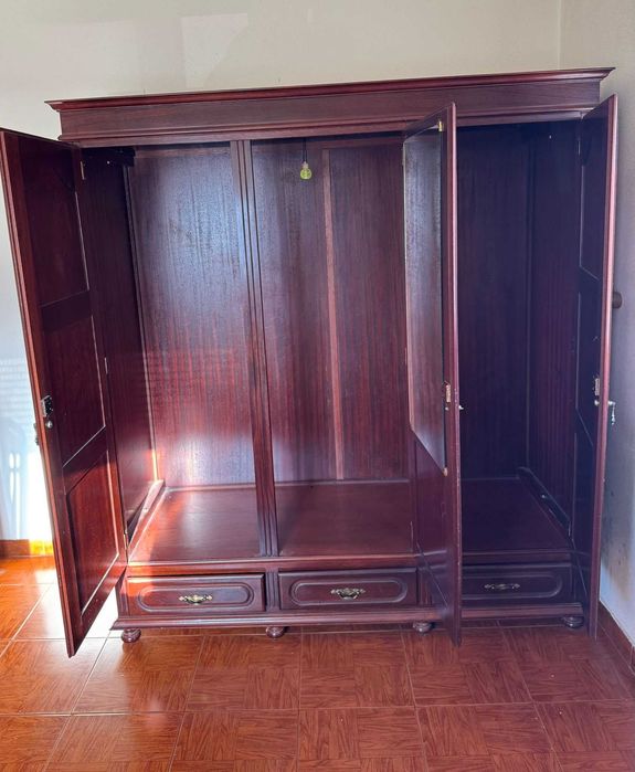 Armário de madeira, boa qualidade