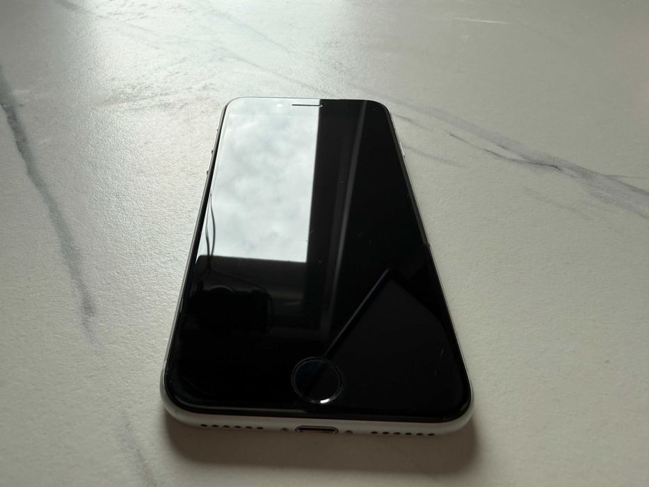Iphone SE 2020 White 64gb w dobrym stanie