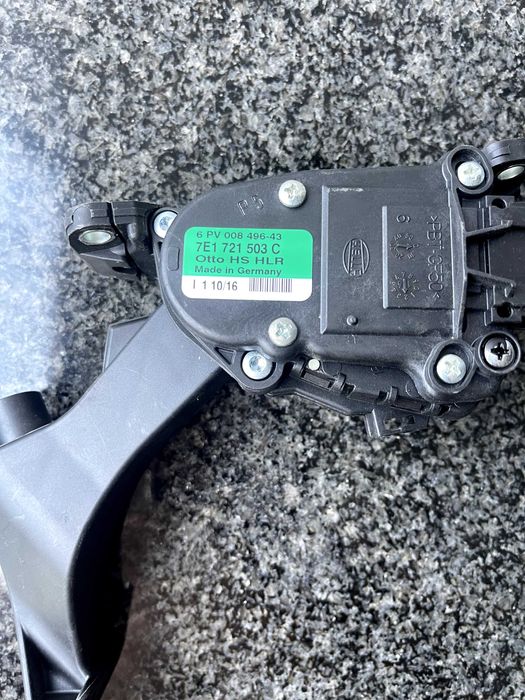 Pedał gazu przyśpieszenia potencjometr  VW T5 LIFT