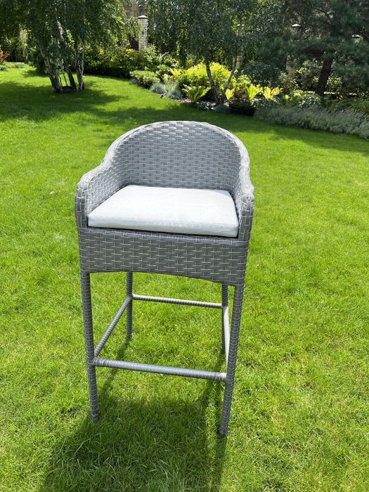 Барные стулья для террасы , беседки .