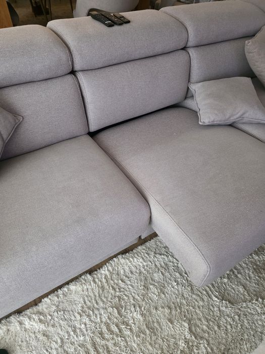 Sofá com chaise long