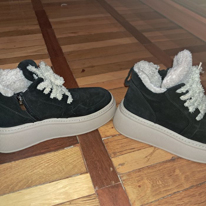 Жіночі зимові черевики