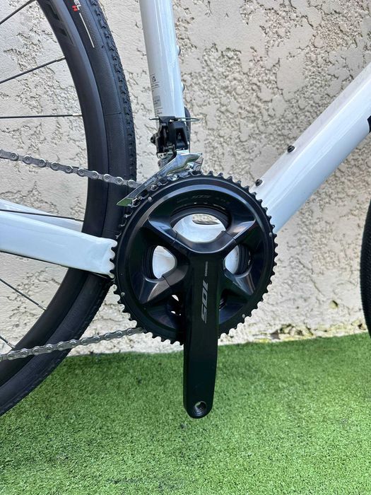 У продажу шосе/ендюранс велосипед з електро помічником Merida