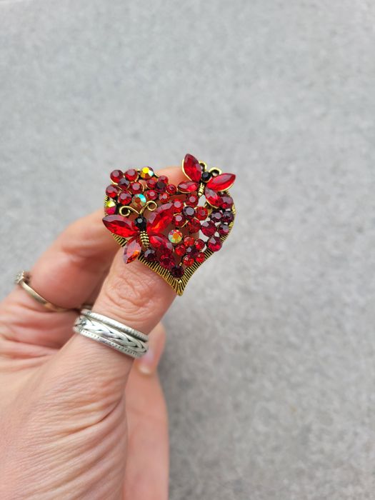 Broszka serce czerwone