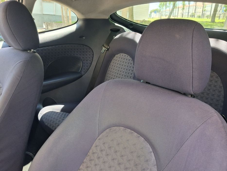 Carro impecável muito bom estado