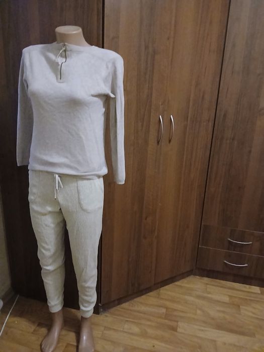 Свитер +штани трикотажні42-44