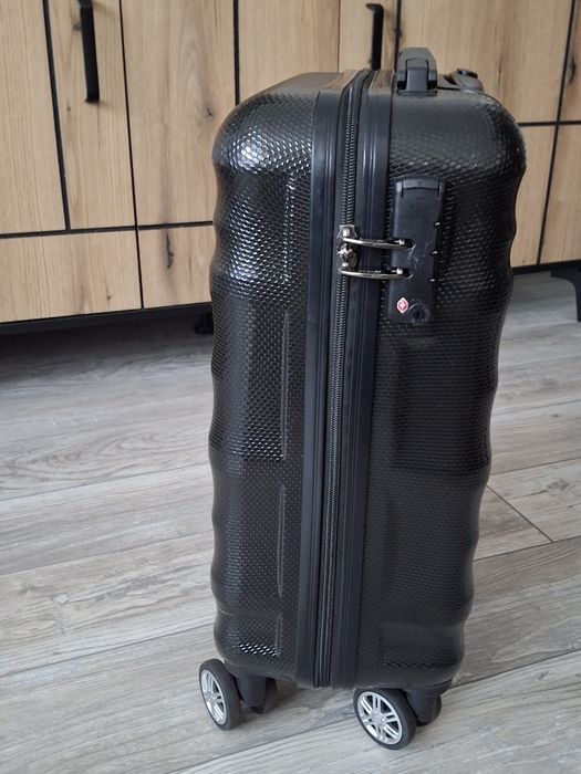 Walizka kabinowa Ochnik czarna obrotowa super stan